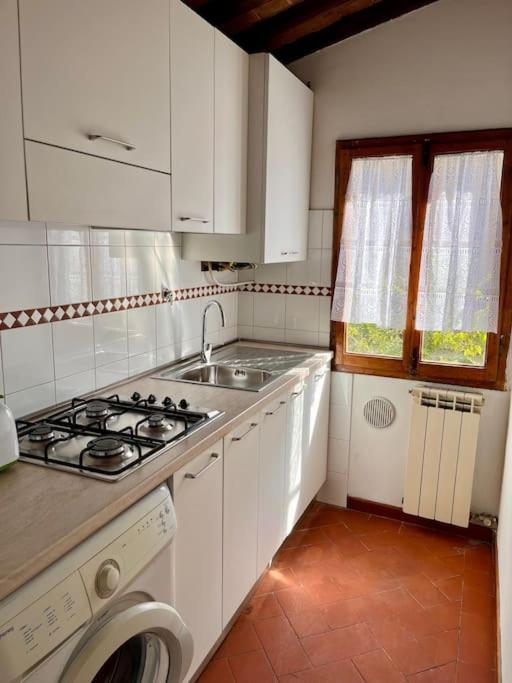 Apartment Spacious Near Arno River Florence